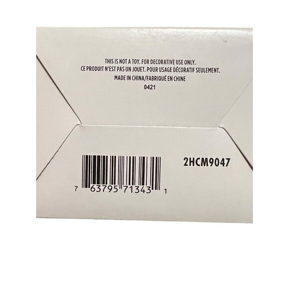 Hallmark Ornament A Winter Perch NEW 2006 Garden Chair Squirrel Cardinal Skates - Picture 5 of 15